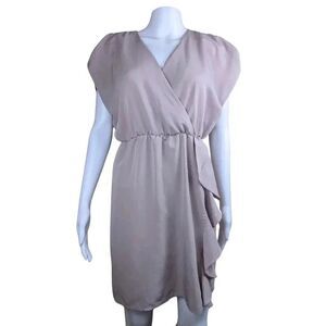 H&M Size 6 Small Light Pink V Neck Short Sleeve Ruffle Elastic Waist Midi Dress